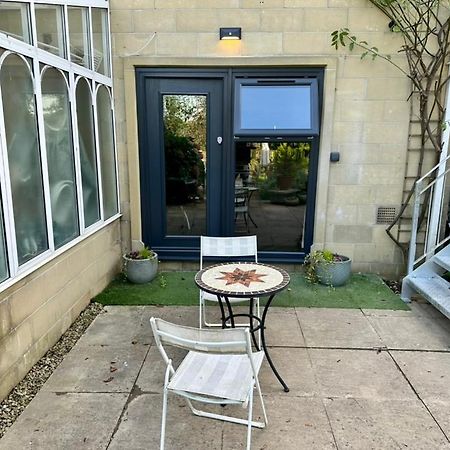 The Retreat, Luxury Studio Apartment In Bath With Parking 外观 照片