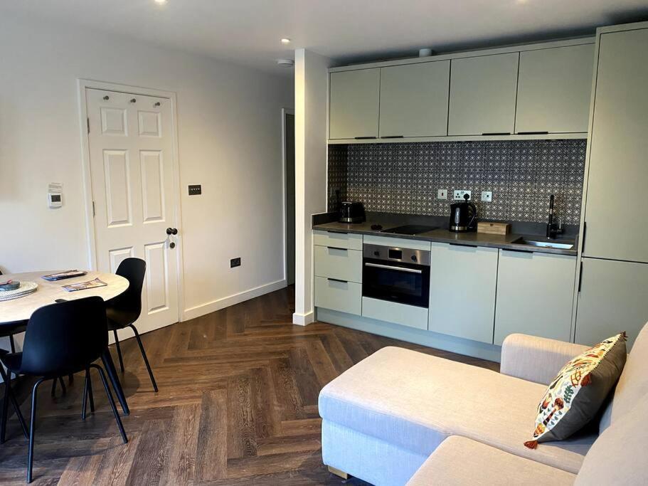 The Retreat, Luxury Studio Apartment In Bath With Parking 外观 照片