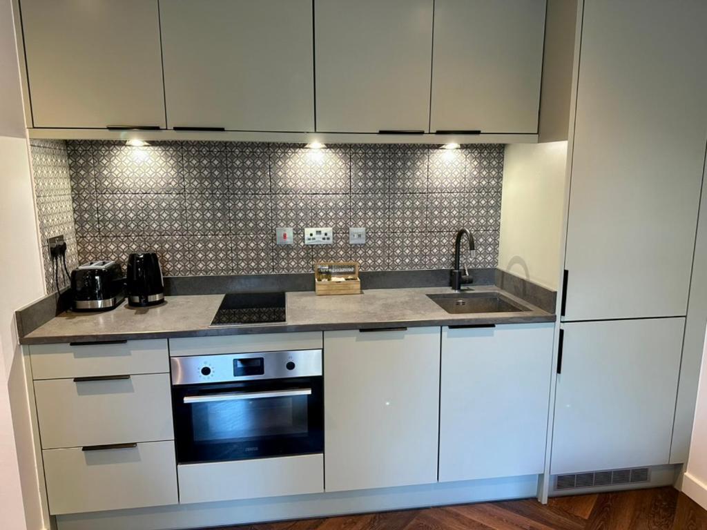 The Retreat, Luxury Studio Apartment In Bath With Parking 外观 照片