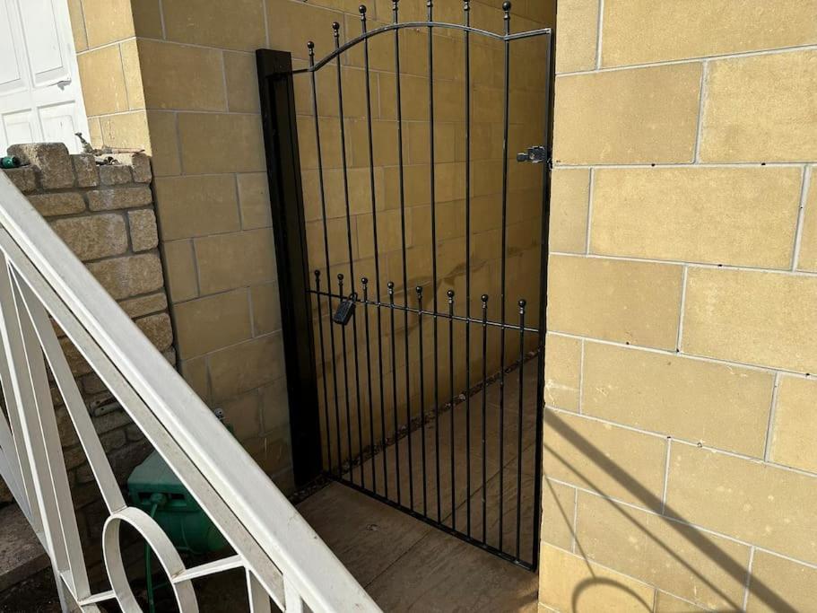 The Retreat, Luxury Studio Apartment In Bath With Parking 外观 照片